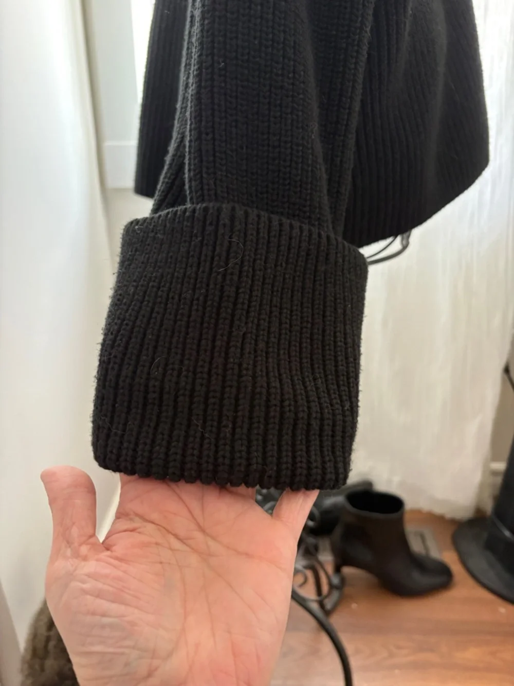Banana Republic Black V-Neck Button Cardigan - Picture 4 of 8